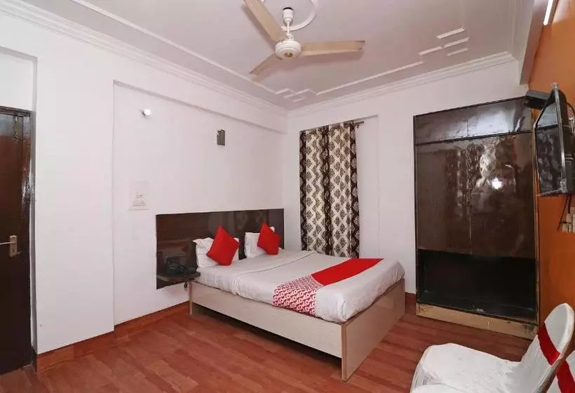 ホテル Capital O 39826  Novelty Pride