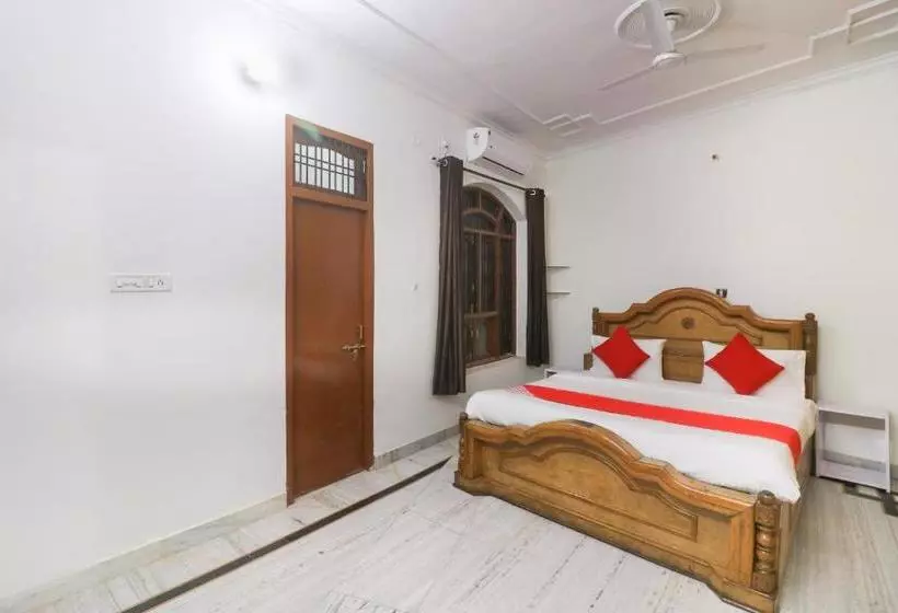 ホテル Flagship Xpress Stays Near Munshi Pulia Metro Station