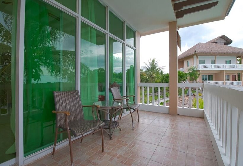 Hotelli Sea Forest Beach Resort