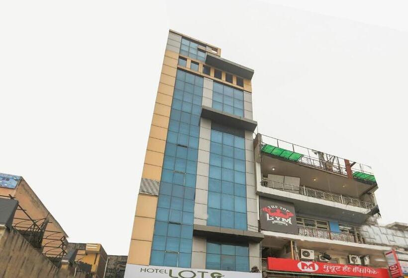 Hotel Oyo 67602 Loto Stays