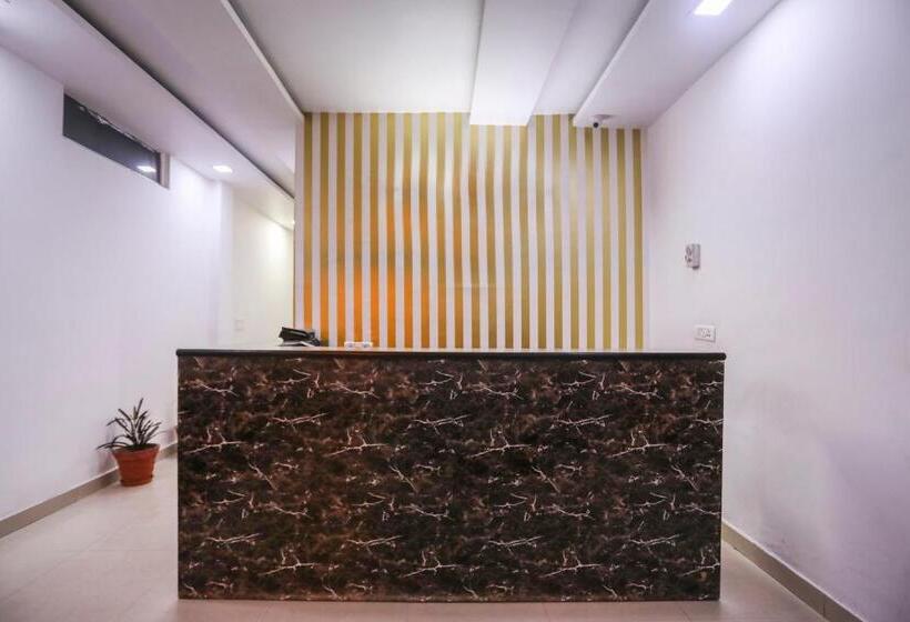 Hotel Oyo 67602 Loto Stays