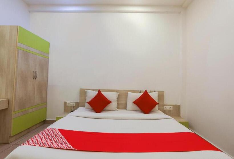 Hotel Oyo 67602 Loto Stays