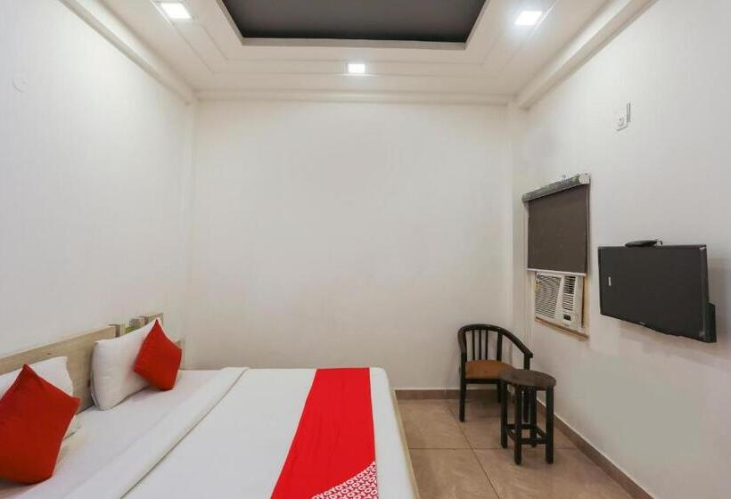 Hotel Oyo 67602 Loto Stays