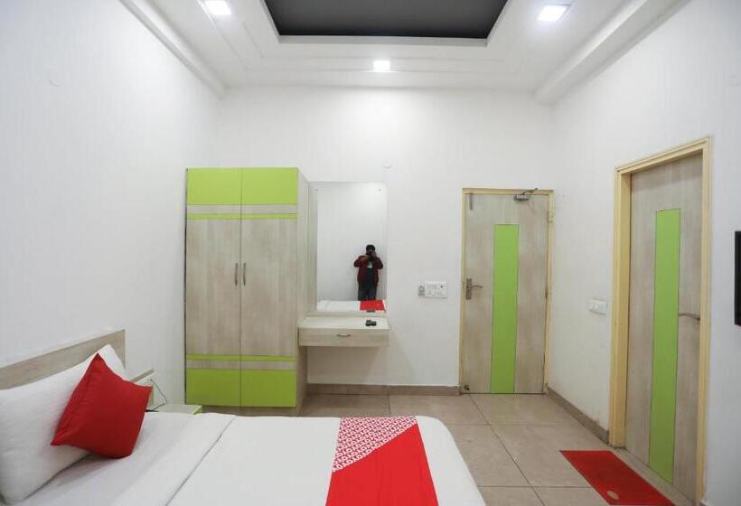 Hotel Oyo 67602 Loto Stays