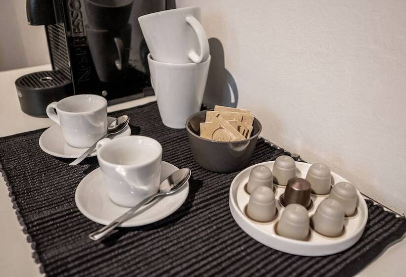 پانسیون Emilia Suite Essence