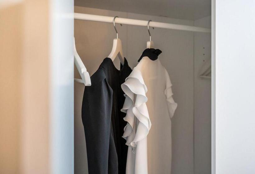 پانسیون Emilia Suite Essence