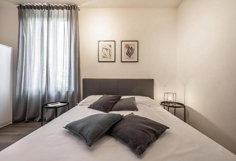 پانسیون Emilia Suite Essence