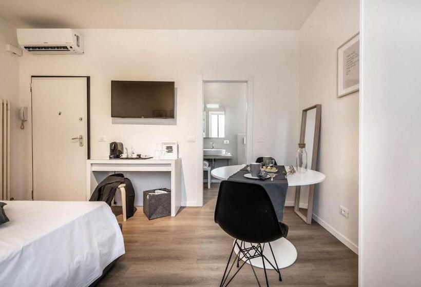 پانسیون Emilia Suite Essence