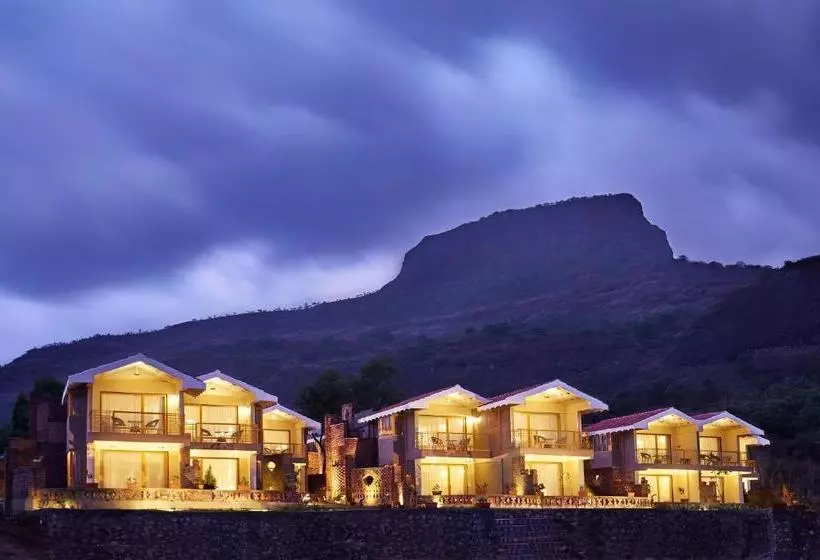 Lomakeskus Saj By The Lake, Malshej Ghat