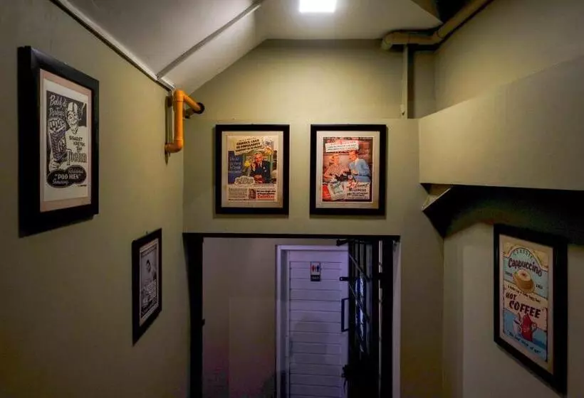 Sans Hotel Empress Simpang Lima