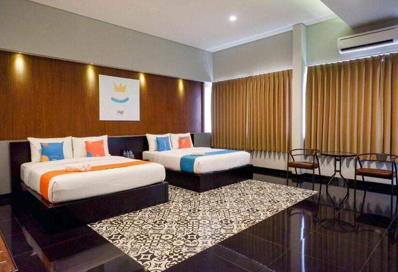 Sans Hotel Empress Simpang Lima