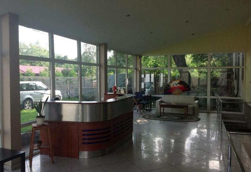 Общежитие Easy Stay Apartments