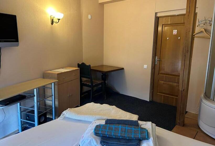 Общежитие Easy Stay Apartments