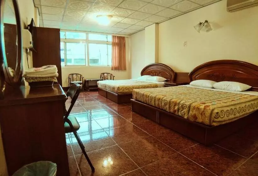 تختخواب و صبحانه Sun Moon Lake Fisherman Homestay