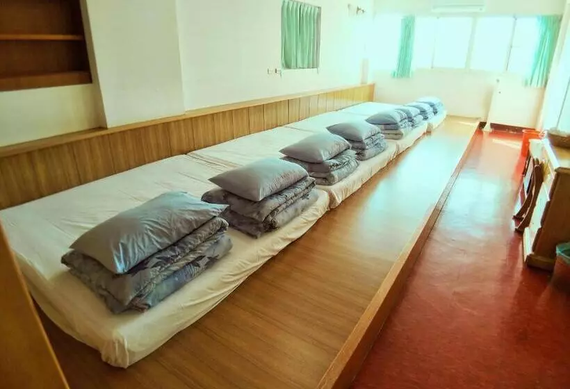تختخواب و صبحانه Sun Moon Lake Fisherman Homestay