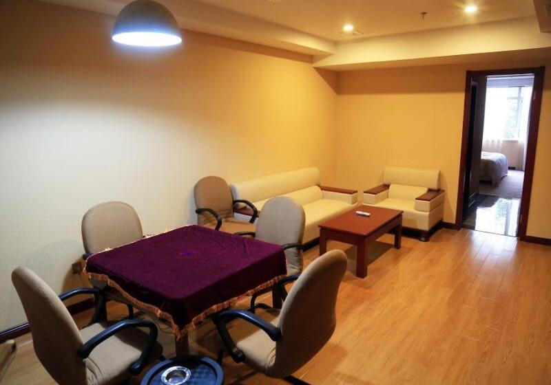 Отель Greentree Alliance Suzhou Taicang  South Changchun Road Liuyuan