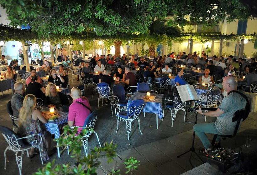 هتل Slovenska Plaža Lux