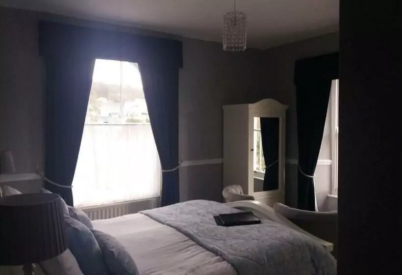 ペンション New Hall Bank