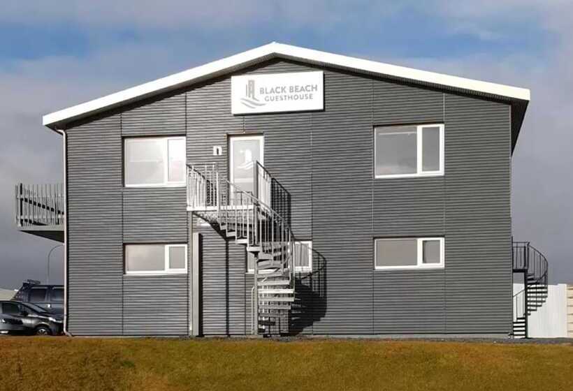 هتل Black Beach Guesthouse