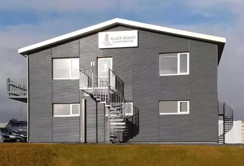 Hotel Black Beach Guesthouse