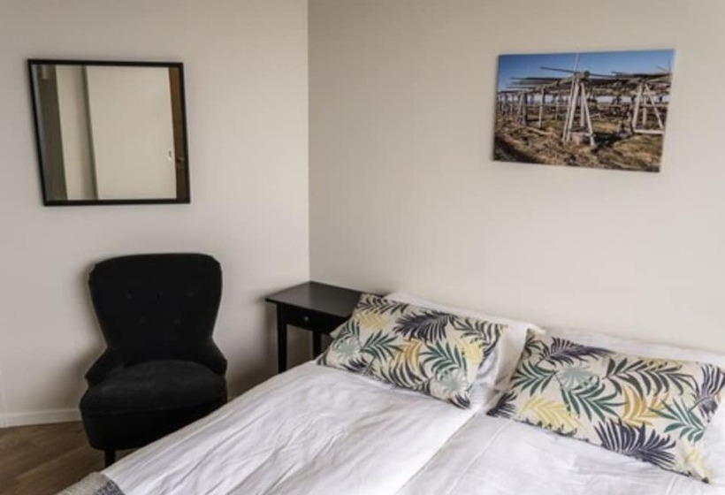 هتل Black Beach Guesthouse