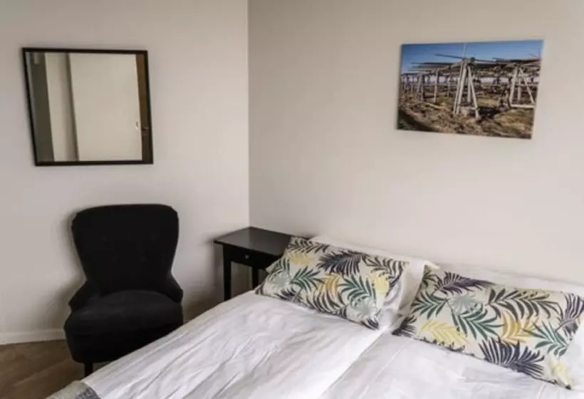 Hotel Black Beach Guesthouse