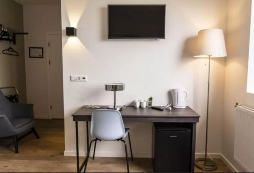 Hotel Black Beach Guesthouse