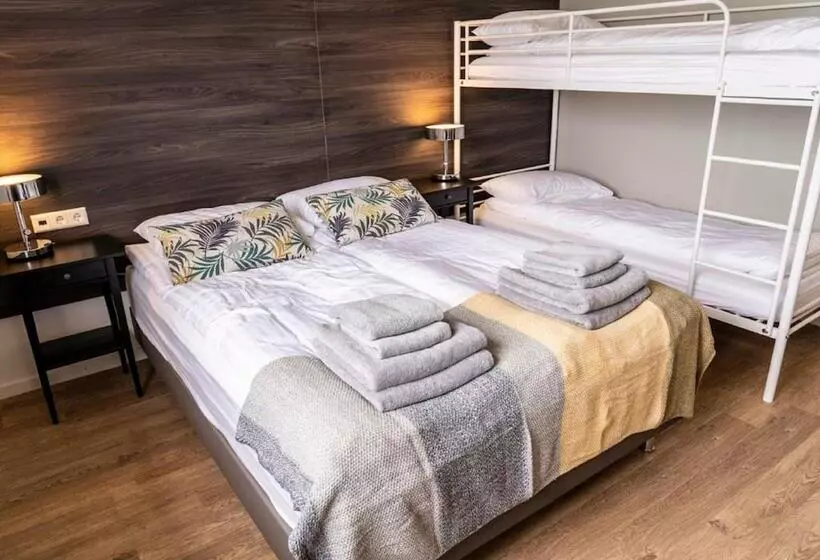 Hotel Black Beach Guesthouse