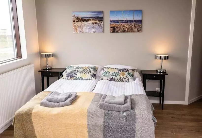 Hotel Black Beach Guesthouse