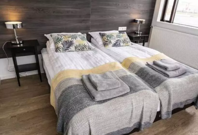 Hotel Black Beach Guesthouse