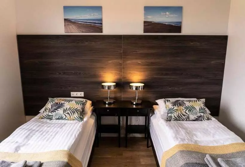 Hotel Black Beach Guesthouse