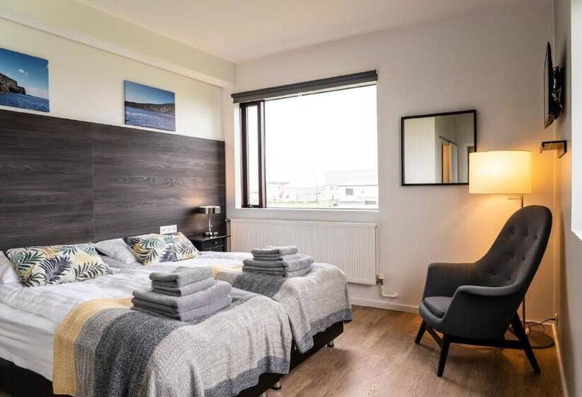 هتل Black Beach Guesthouse