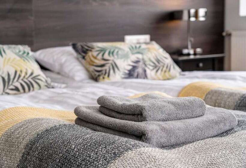 هتل Black Beach Guesthouse