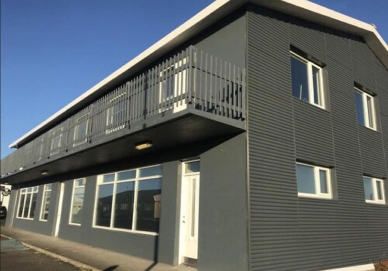 هتل Black Beach Guesthouse