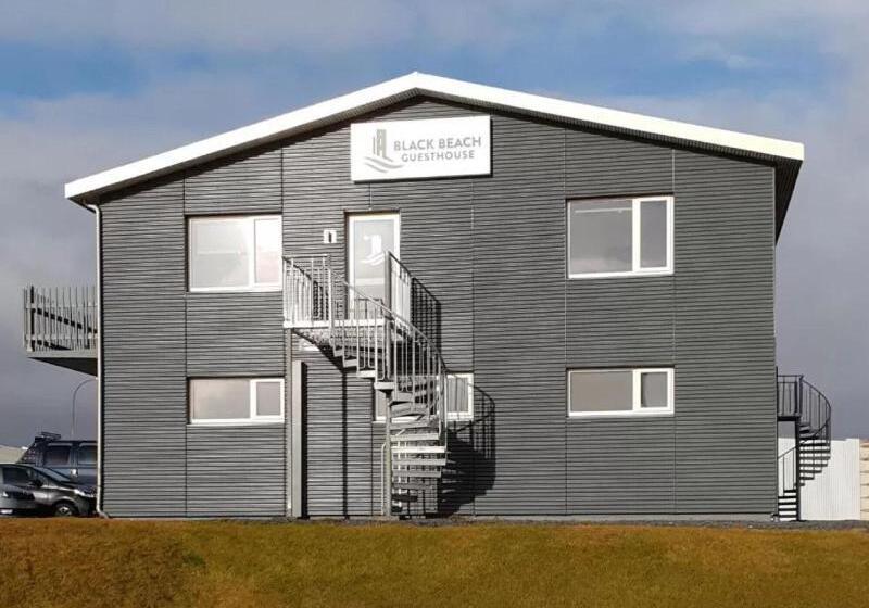 هتل Black Beach Guesthouse