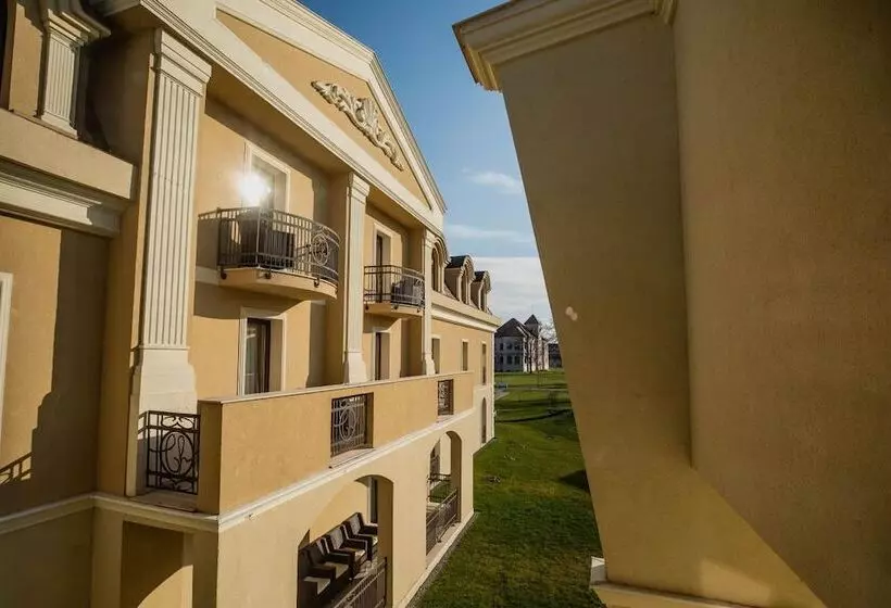 ホテル Cardinal Domeniile Martinutzi