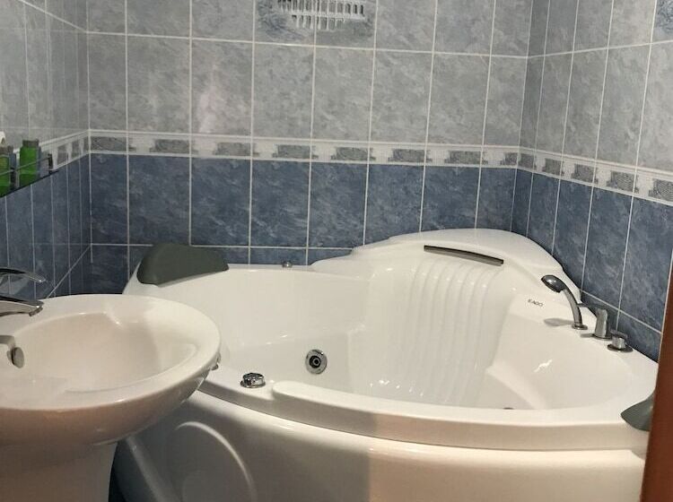 ホテル Family House