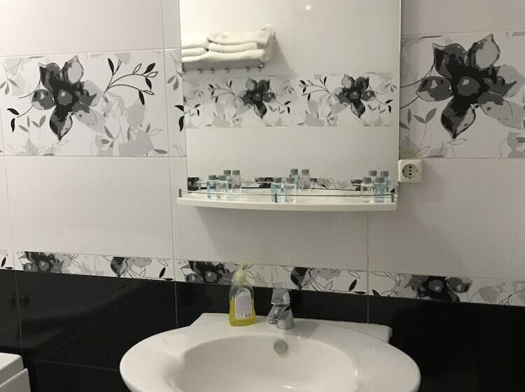 ホテル Family House