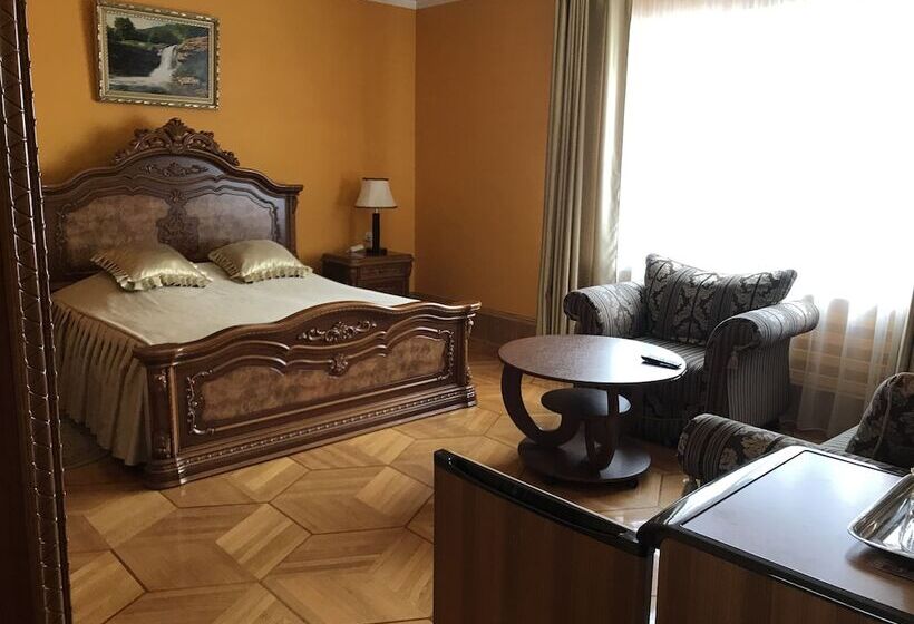 ホテル Family House