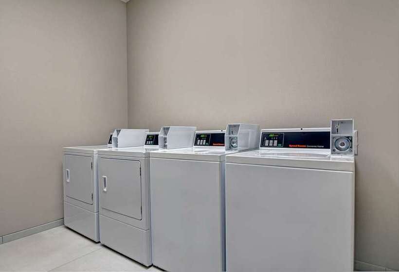 בית מלון כפרי Hilton Garden Inn Madison Huntsville Airport