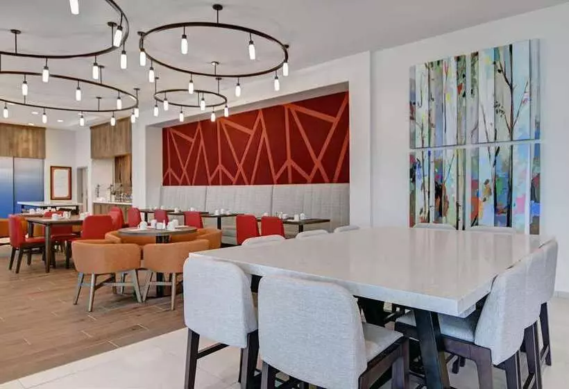 ホテル Hilton Garden Inn Madison Huntsville Airport