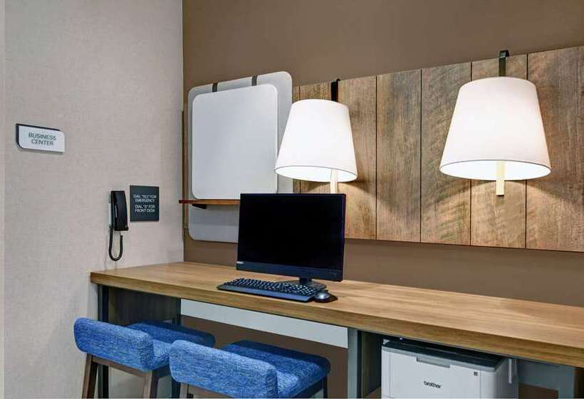 בית מלון כפרי Hilton Garden Inn Madison Huntsville Airport