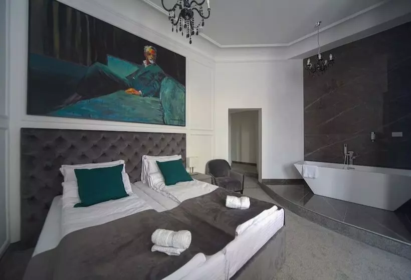 هتل Kings Palace Suites