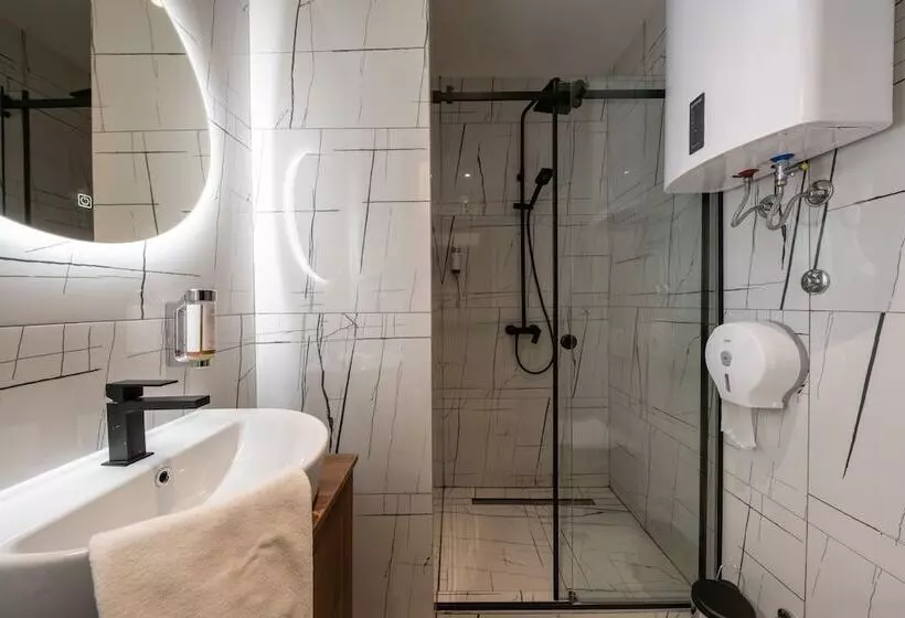 هتل Kings Palace Suites