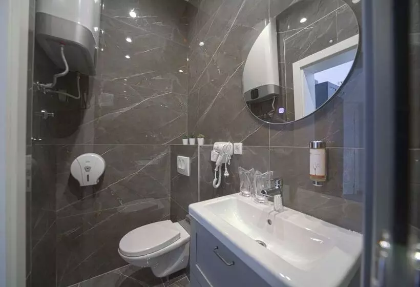 هتل Kings Palace Suites