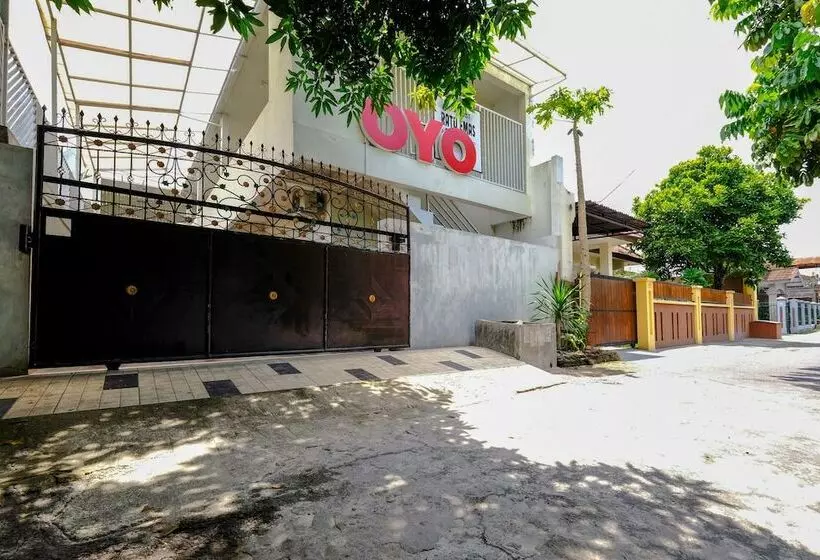 هتل Penginapan Ratu Emas