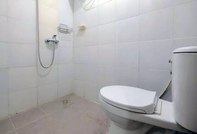 هتل Penginapan Ratu Emas