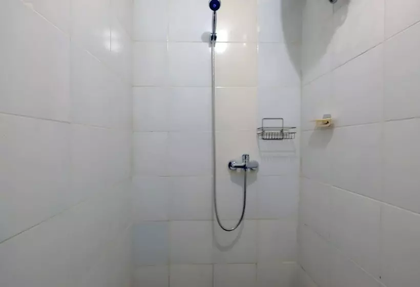 هتل Penginapan Ratu Emas