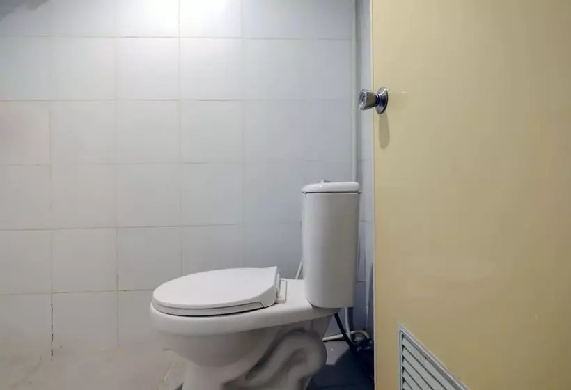هتل Penginapan Ratu Emas