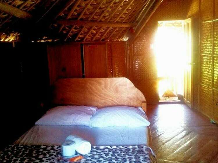 Hotel Reggae Vibes De Isla Romblon   Hostel